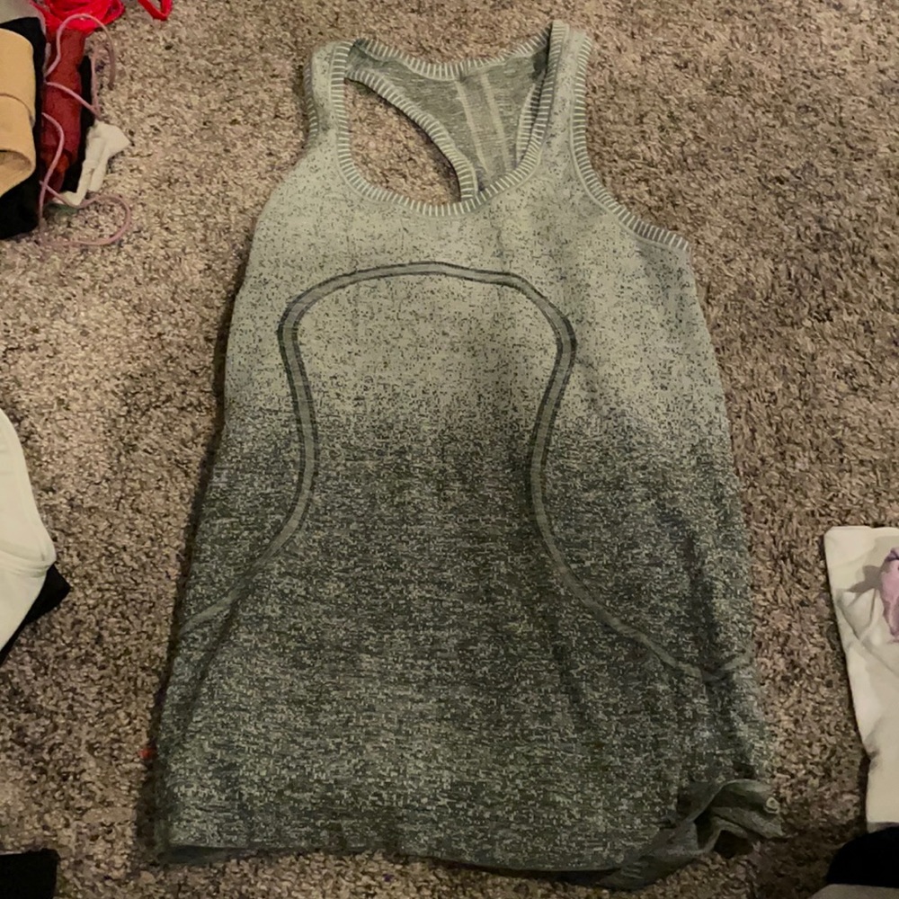 Lululemon tank